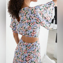 Load image into Gallery viewer, &amp; Other Stories Floral Print Cut Out Flutter Sleeve Midi Dress (0)
