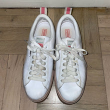 Load image into Gallery viewer, Puma Mayze Pop Bright Heights Chunky Platform Sneakers (W10)
