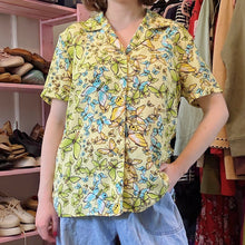 Load image into Gallery viewer, Vintage Butterfly Patterned Button-Down Top (Medium) - (Large)
