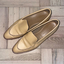 Load image into Gallery viewer, Everlane Leather Slip-On The Modern Loafer (W6.5)
