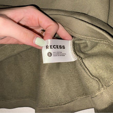 Load image into Gallery viewer, NWT Recess Pickleball Hartford Crop Polo Cropped Pullover Sweatshirt (Small)
