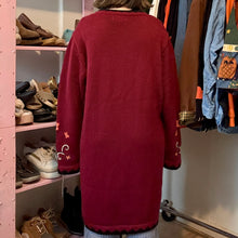 Load image into Gallery viewer, Vintage Floral Embroidered Button-Front Long Duster Cardigan (XL)
