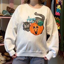 Load image into Gallery viewer, Vintage Puff Paint Pumpkin Cat Jack-O-Lantern Halloween Sweatshirt (Large)
