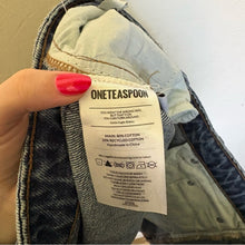 Load image into Gallery viewer, NWT One Teaspoon Venice Mid Waist Bandits Distressed Rolled Denim Shorts (31)
