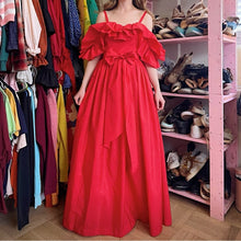 Load image into Gallery viewer, Vintage TD4 Southern Bell Debutant Off Shoulder Ruffle Ballgown (XS)
