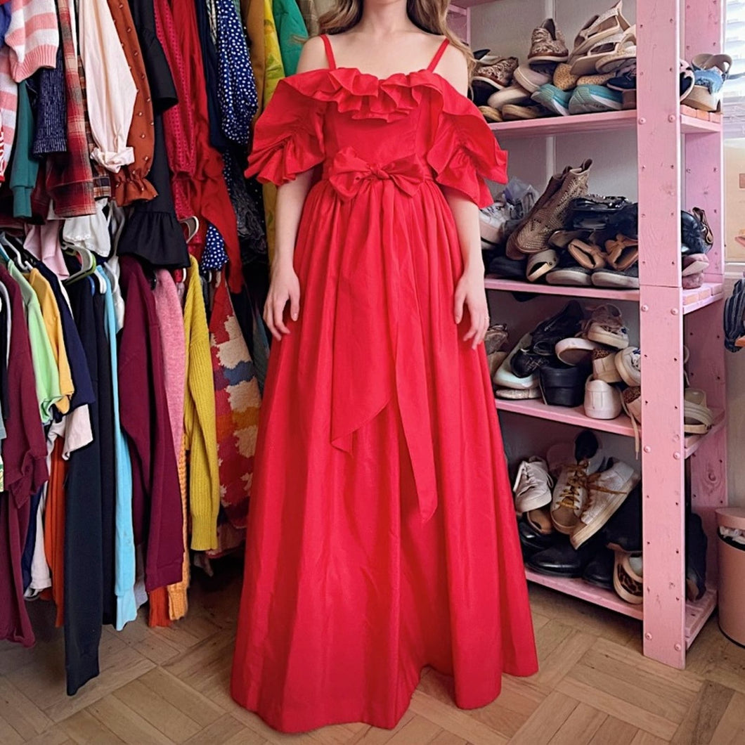 Vintage TD4 Southern Bell Debutant Off Shoulder Ruffle Ballgown (XS)