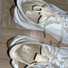 Load image into Gallery viewer, Sorel Kinetic Breakthru Day Lace Chunky Sneakers (W10)
