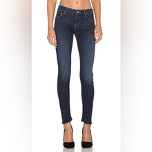 Load image into Gallery viewer, Mother The Looker Ankle Fray No Play Distressed Skinny Jeans (25)
