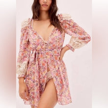 Load image into Gallery viewer, NWT For Love &amp; Lemons Gardenia Floral Sheer Lace Button-Up Robe (Small)
