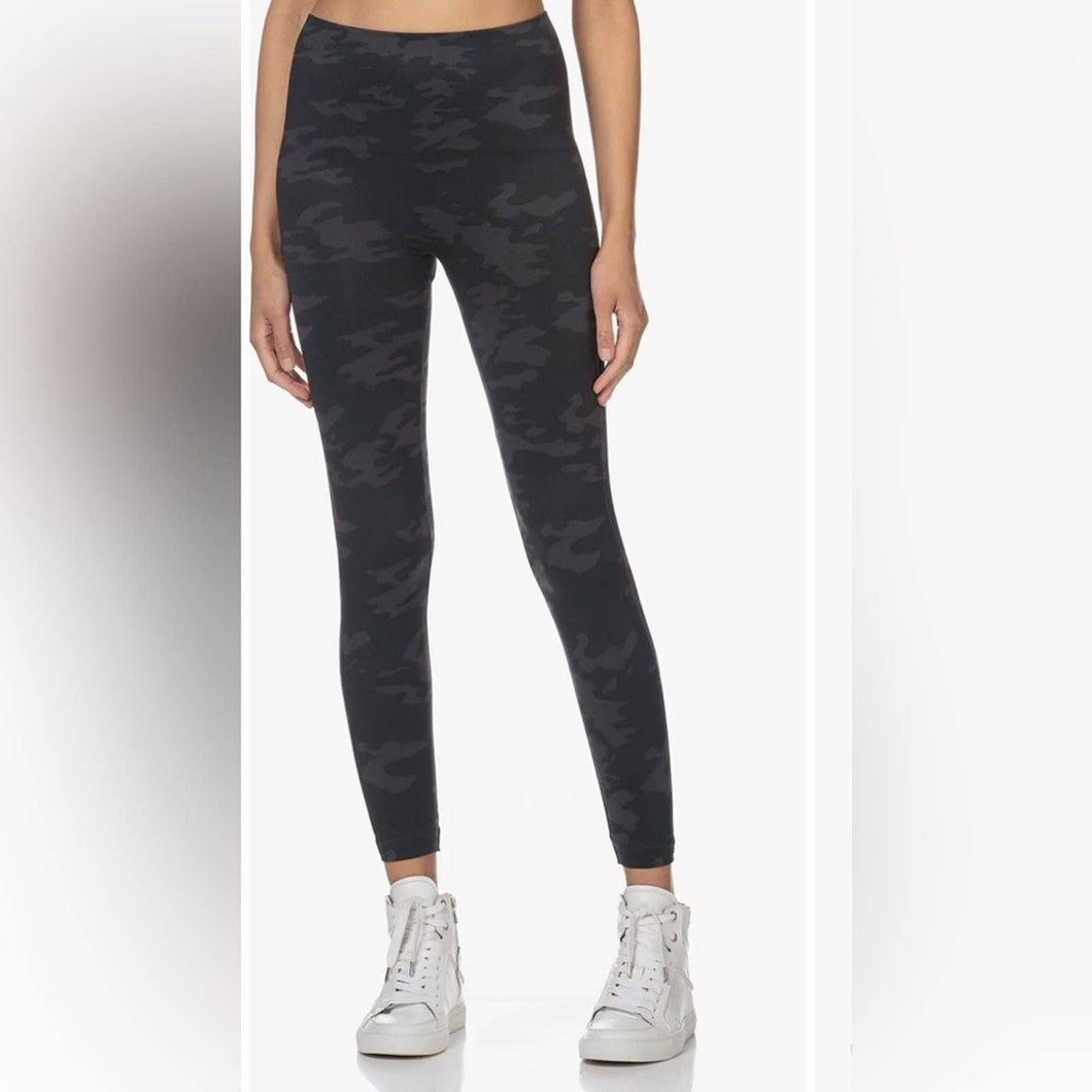 Spanx Look at Me Now Camo Seamless High Rise Leggings (Small)