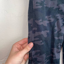 Load image into Gallery viewer, Spanx Look at Me Now Camo Seamless High Rise Leggings (Small)
