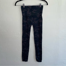 Load image into Gallery viewer, Spanx Look at Me Now Camo Seamless High Rise Leggings (Small)
