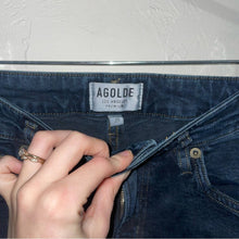 Load image into Gallery viewer, Agolde Lara Skinny Distressed Dark Wash Low Rise Jeans (29)
