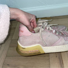 Load image into Gallery viewer, Coach Citysole Court Suede Leather Sneakers (W8.5)

