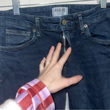 Load image into Gallery viewer, Agolde Lara Skinny Distressed Dark Wash Low Rise Jeans (29)
