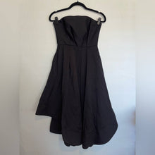 Load image into Gallery viewer, NWT C/MEO Collective Vibrant Strapless Flowy Midi Dress (XS)
