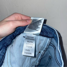 Load image into Gallery viewer, Agolde Sophie Spell Cropped Distressed Skinny Jeans (27)
